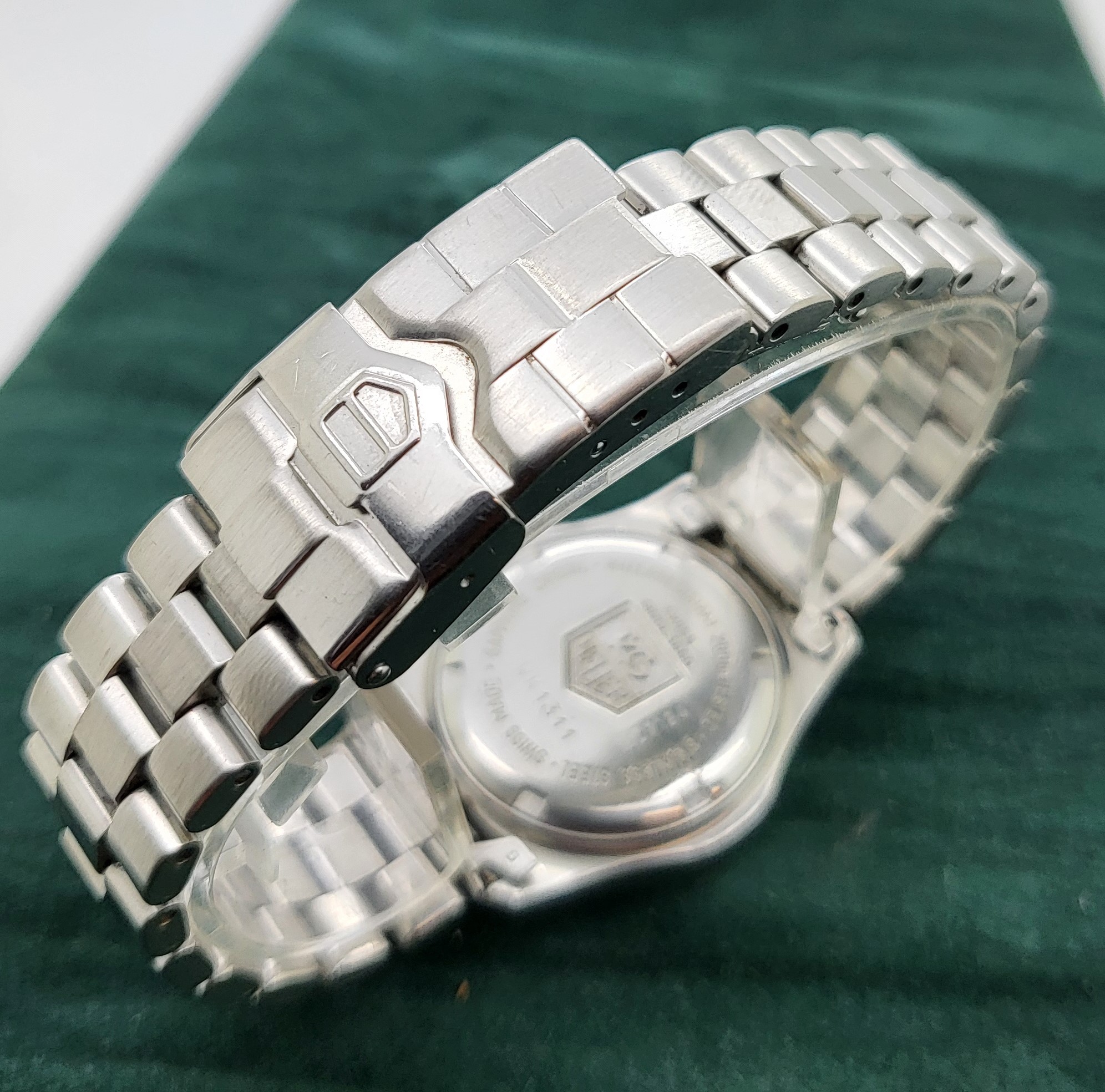 Ladies Tag Heuer Professional 2000. | E.J. Markham and Son Ltd